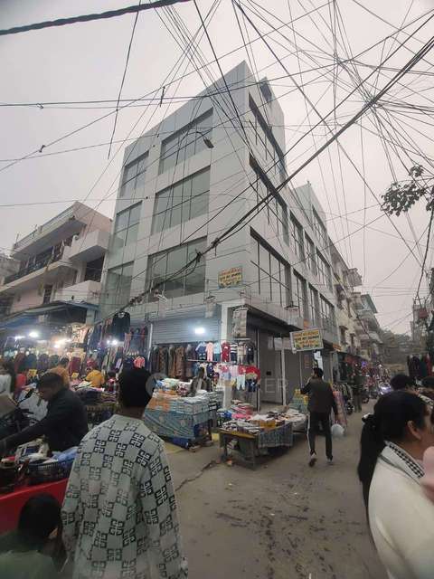 Showroom in Krishna Nagar, Delhi for Rent 