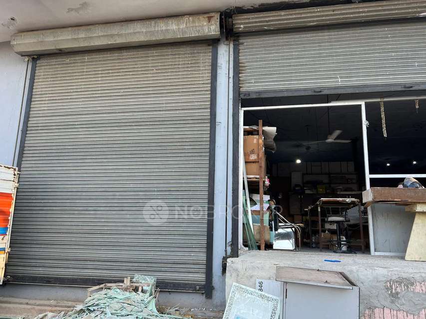 Godown/Warehouse in  Yadav Garden, Gurgaon for Rent 