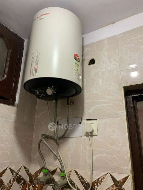 2 BHK Flat In Aastha Apartment For Sale  In Malviya Nagar