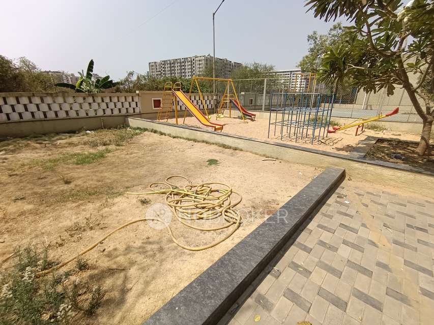 2 BHK Flat In Golden Winds for Rent  In Dhanori