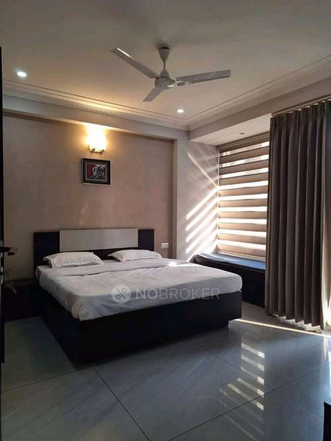 1 BHK Flat In Lodha Venezia for Rent  In Parel