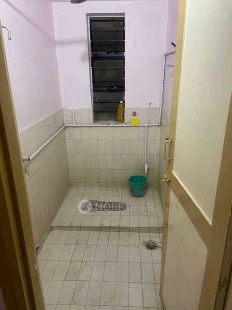 2 BHK Flat In Ganatra Complex for Rent  In Market Yard, Gultekadi