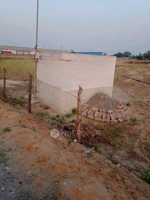 Commercial Property in Khawaspur, Gurgaon for Rent 