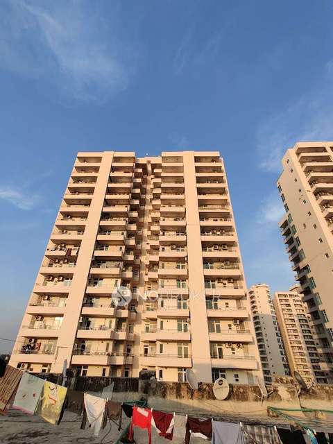 1 RK Flat In Raheja Atlantis for Rent  In Sector-31