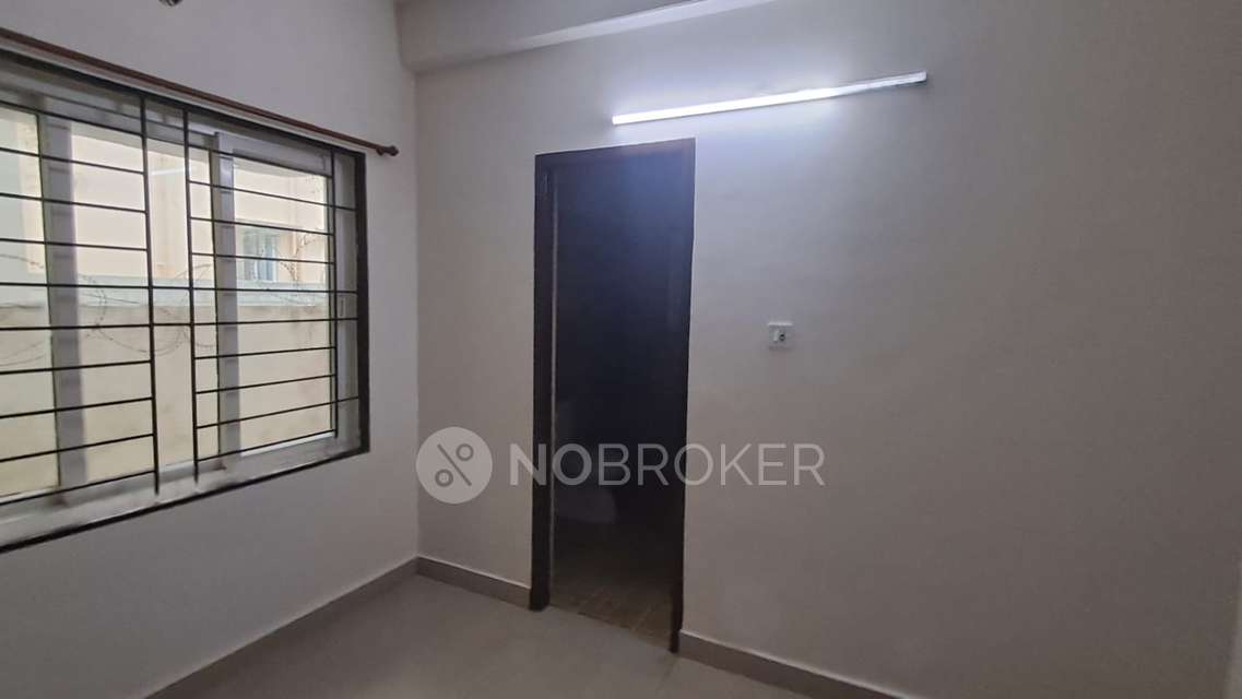 2 BHK Flat In Vgn Krona For Sale  In Gerugambakkam