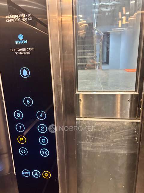 3 BHK Flat In Freedom Fighters Enclave For Sale  In Sainik Farm