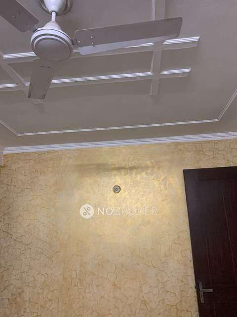 3 BHK Flat In Freedom Fighters Enclave For Sale  In Sainik Farm