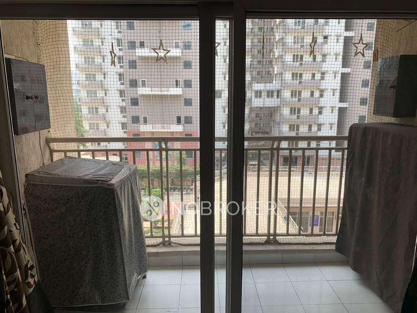 2 BHK Flat In Mahagun Maestro For Sale  In Sector 50