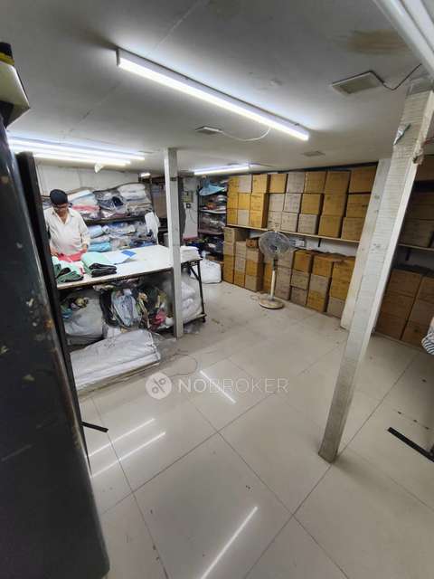 Showroom in Dadar West, Mumbai for sale 