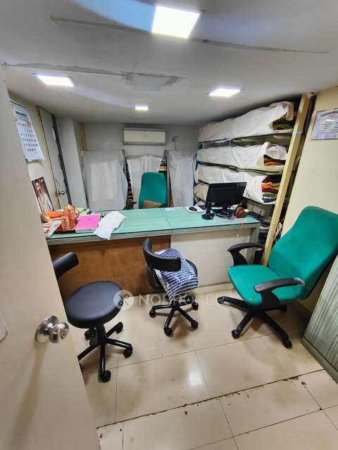 Showroom in Dadar West, Mumbai for sale 