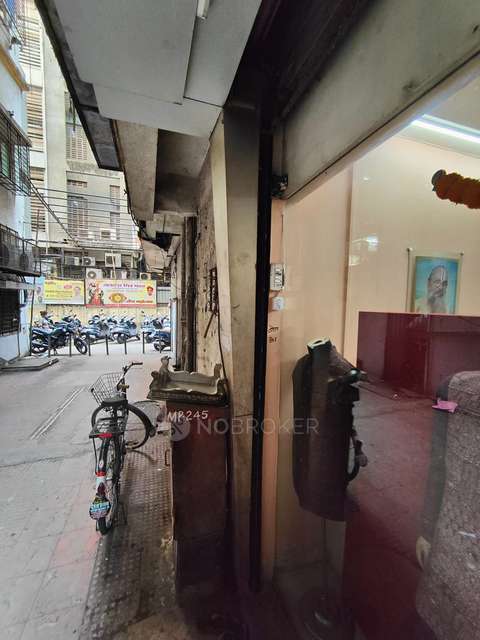 Showroom in Dadar West, Mumbai for sale 
