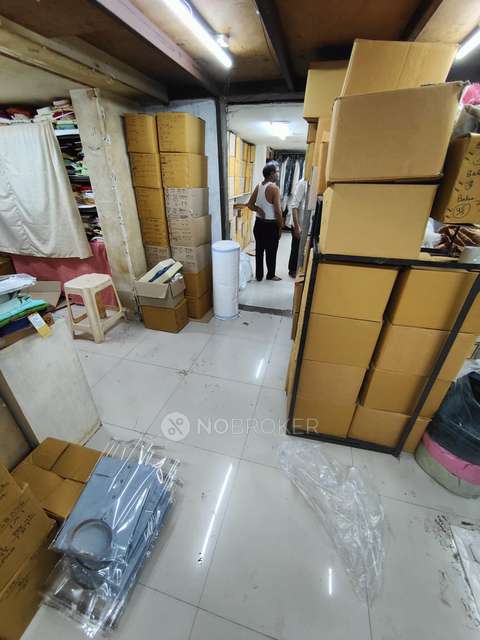 Showroom in Dadar West, Mumbai for sale 