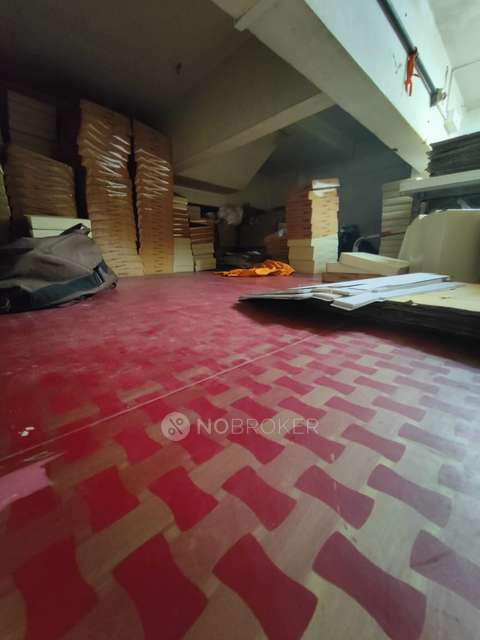 Showroom in Dadar West, Mumbai for sale 