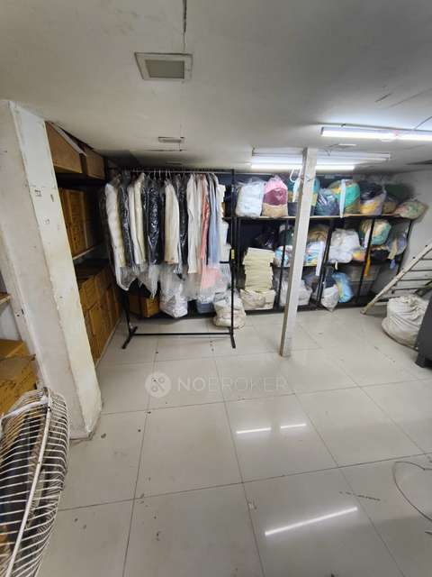 Showroom in Dadar West, Mumbai for sale 