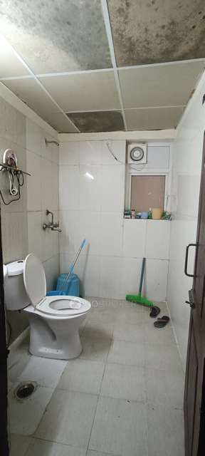 2 BHK Flat In Amrapali Silicon City For Sale  In  Sector 76, Noida