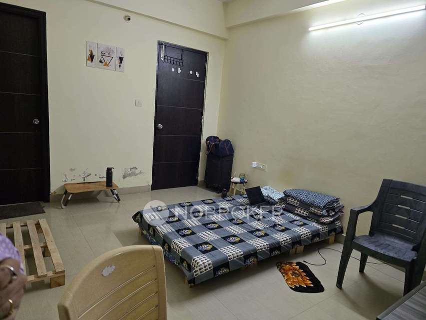 Single Room for Female In 3 BHK  In Standalone Building  In Hsr Layout