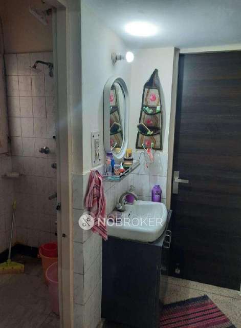 2 BHK Flat In Jal Vayu Towers For Sale  In  Sector 56