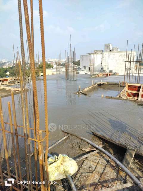 2 BHK Flat In Bhujbal Valay For Sale  In Hadapsar