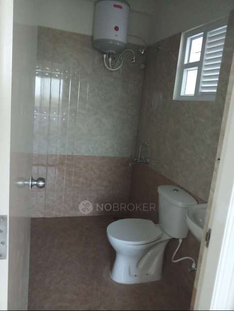 2 BHK Flat In Vakil Daffodils For Sale  In Madiwala