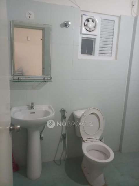 2 BHK Flat In Vakil Daffodils For Sale  In Madiwala