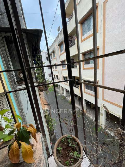 Shared Room for Male In 1 BHK  In Dropadi Apartment In Kothrud