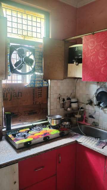 2 BHK Flat In D85 For Sale  In Laxmi Nagar Metro Station