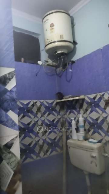 2 BHK Flat In D85 For Sale  In Laxmi Nagar Metro Station