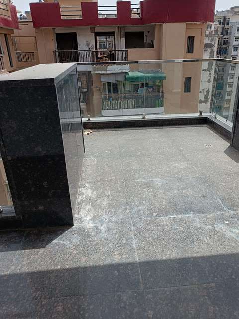 3 BHK Flat In Amrapali Zodiac For Sale  In Sector 120