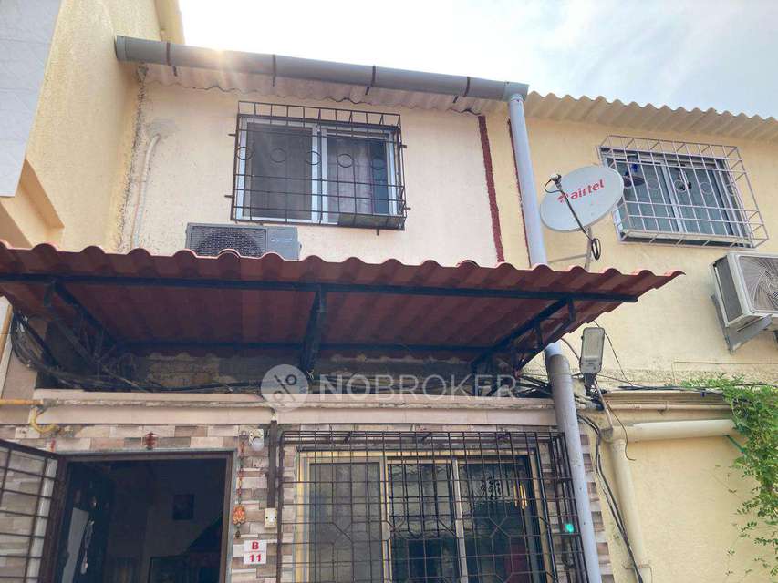2 BHK House For Sale  In Kandivali West