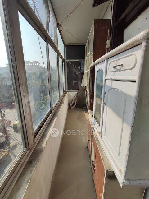 2 BHK Flat In Standalone Building  For Sale  In East Of Kailash