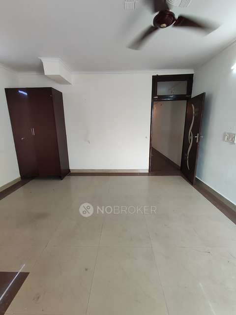 2 BHK Flat In Standalone Building  For Sale  In East Of Kailash