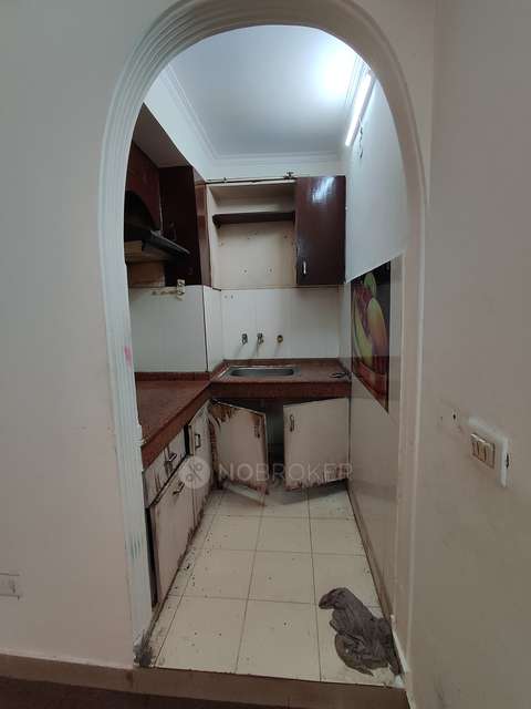 2 BHK Flat In Standalone Building  For Sale  In East Of Kailash