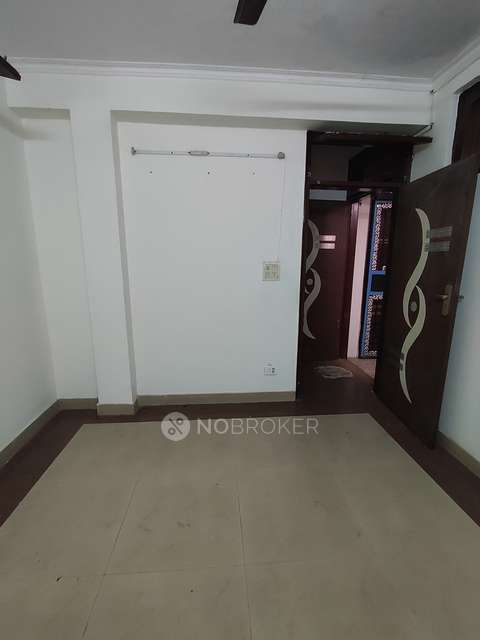 2 BHK Flat In Standalone Building  For Sale  In East Of Kailash