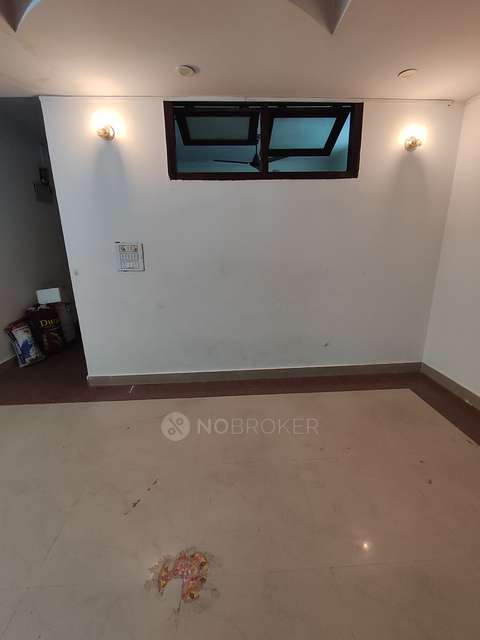 2 BHK Flat In Standalone Building  For Sale  In East Of Kailash