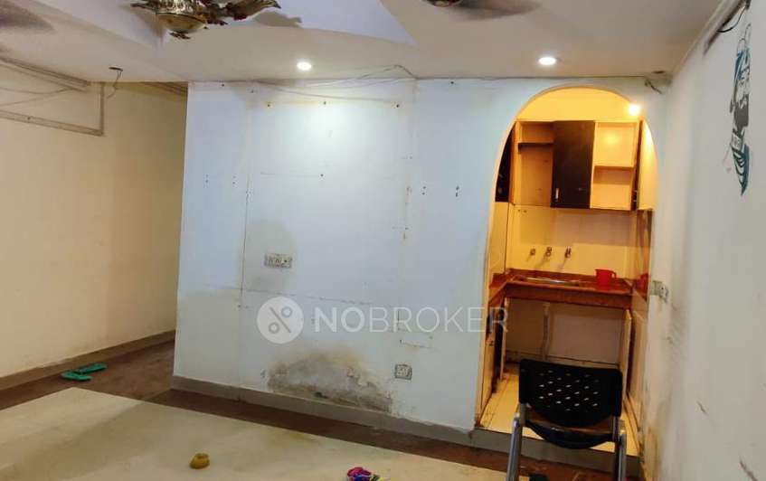 2 BHK Flat In Standalone Building  For Sale  In East Of Kailash