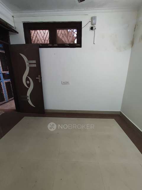 2 BHK Flat In Standalone Building  For Sale  In East Of Kailash