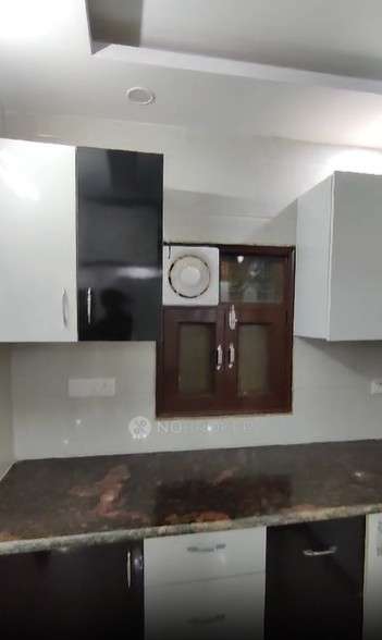 2 BHK Flat In Maa Laxmj Apartment For Sale  In Paschim Vihar