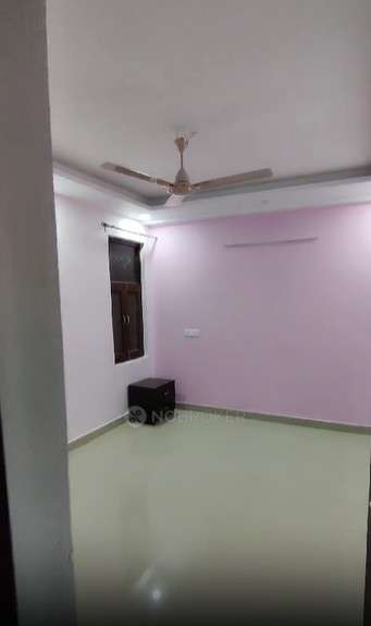 2 BHK Flat In Maa Laxmj Apartment For Sale  In Paschim Vihar