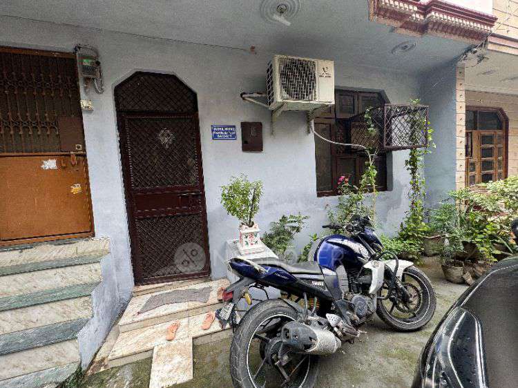 2 BHK House For Sale In Tagore Garden, Najafgarh Rd, Block Bf, Rajouri Garden Extension, Rajouri Garden, New Delhi, Delhi, 110027, India