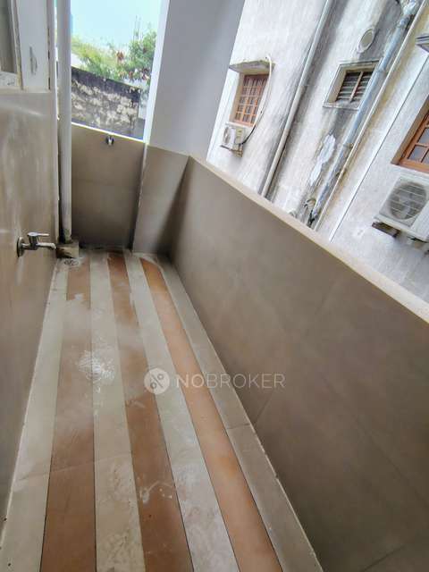 2 BHK Flat In Gnapika Platinum For Sale  In Madhapur