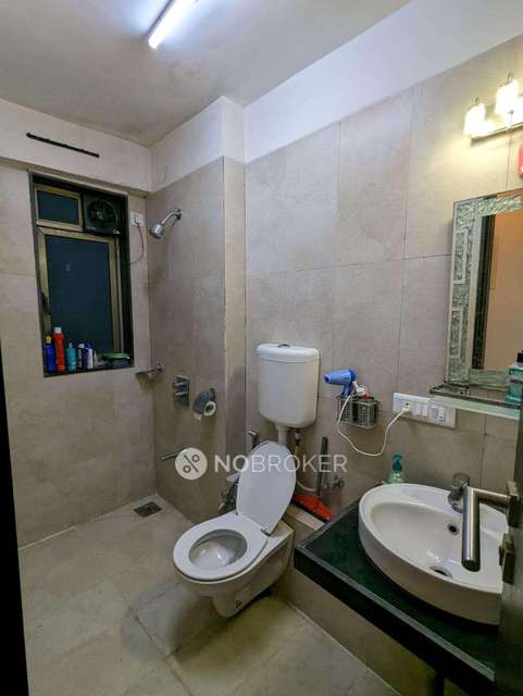 2 BHK Flat In Runwal Symphony For Sale  In Santacruz East