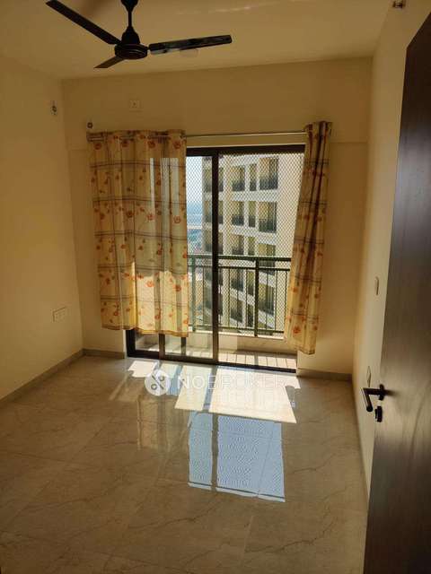2 BHK Flat In Sunteck West World For Sale  In Naigaon East