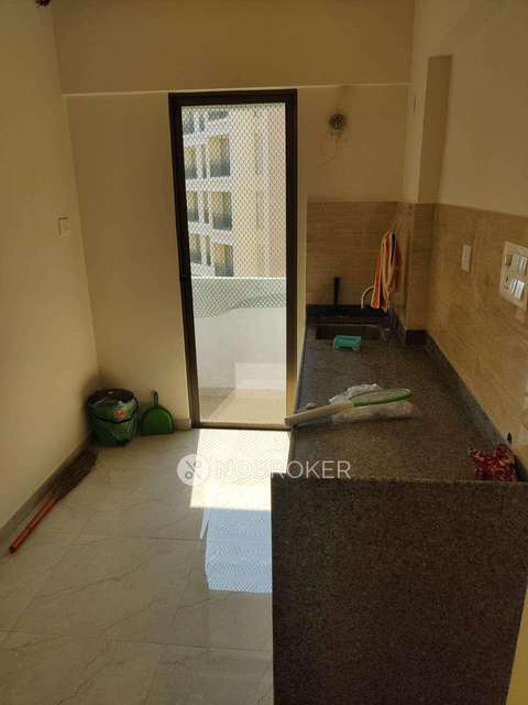 2 BHK Flat In Sunteck West World For Sale  In Naigaon East