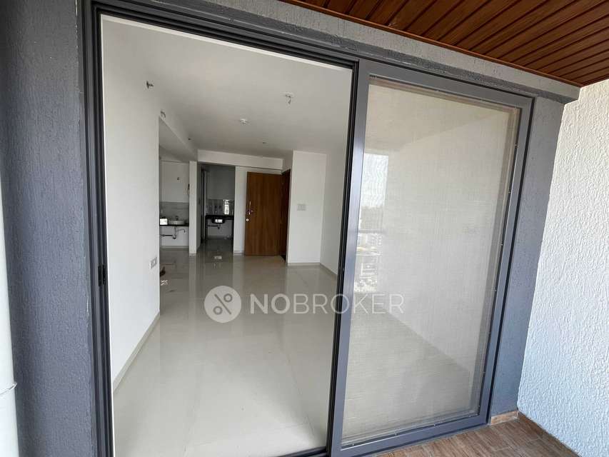 2 BHK Flat In Majestique Signature Towers for Rent  In Baner