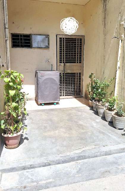 2 BHK Flat In A2 Block Keshav Puram, Delhi For Sale  In Block A2, Keshav Puram, Tri Nagar