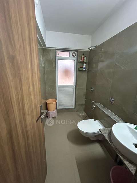 2 BHK Flat In Gabadia Heights For Sale  In Kandivali West