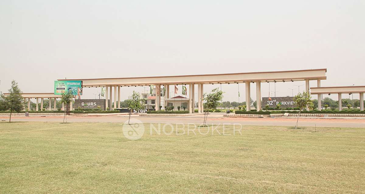 3 BHK Flat In Gaur Yamuna City 16th Parkview For Sale  In Yamuna Expressway