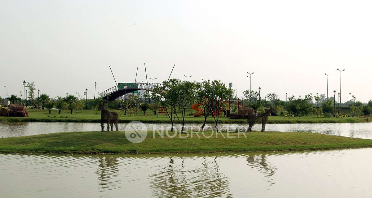 3 BHK Flat In Gaur Yamuna City 16th Parkview For Sale  In Yamuna Expressway