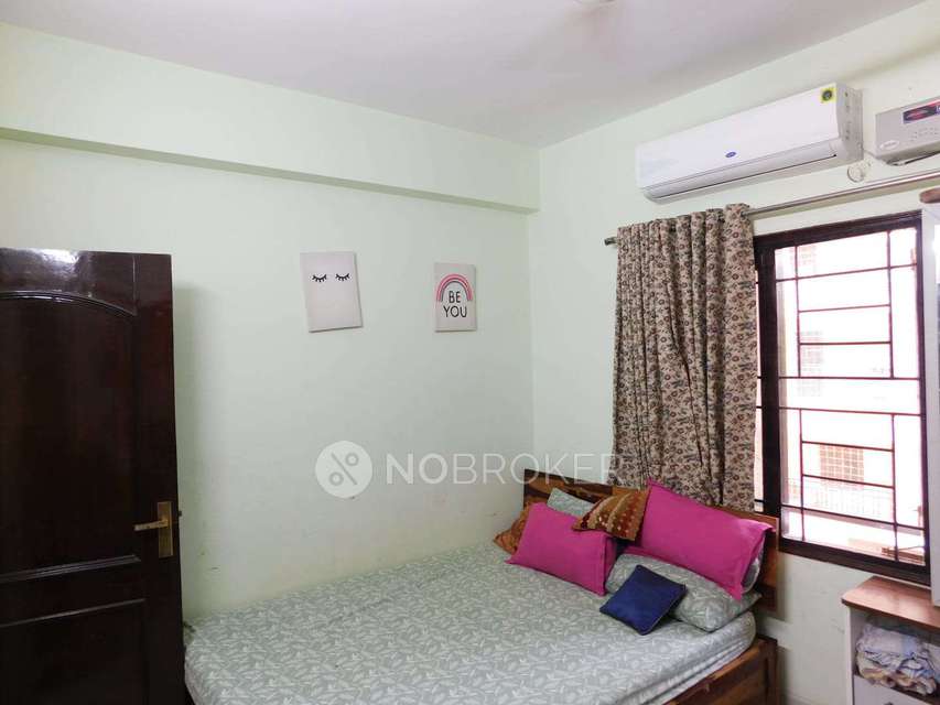 2 BHK Flat In Aditya Empress Heights, Shaikpet For Sale  In Shaikpet