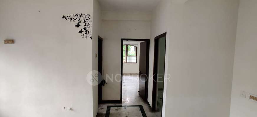 2 BHK Flat In Shree Varu Aishwarya Palace for Rent  In Alwarpet